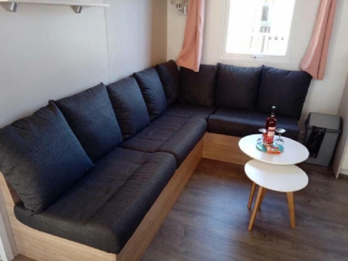 Mobilhome Saint Julien En Born Bagian luar foto