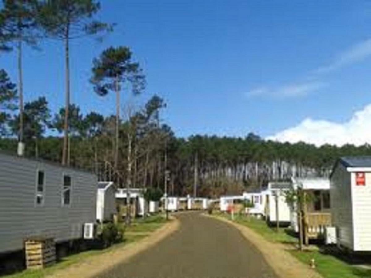 Mobilhome Saint Julien En Born Bagian luar foto