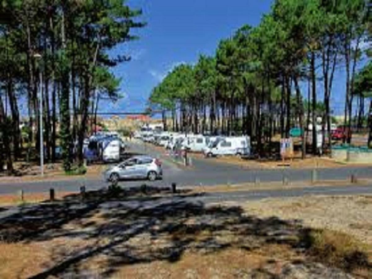 Mobilhome Saint Julien En Born Bagian luar foto