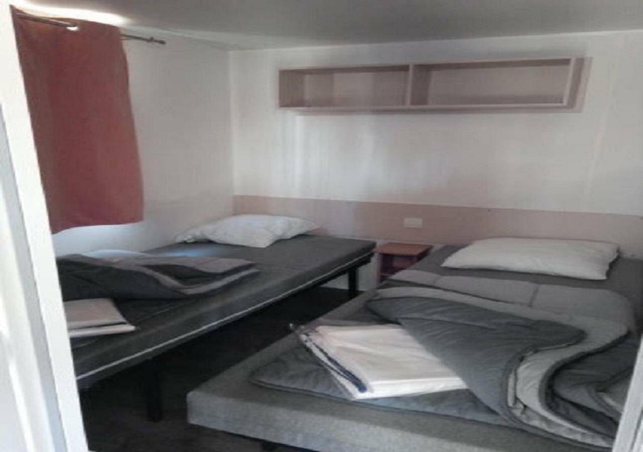 Mobilhome Saint Julien En Born Bagian luar foto