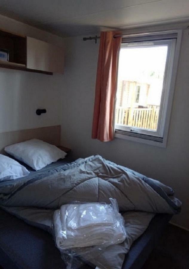 Mobilhome Saint Julien En Born Bagian luar foto