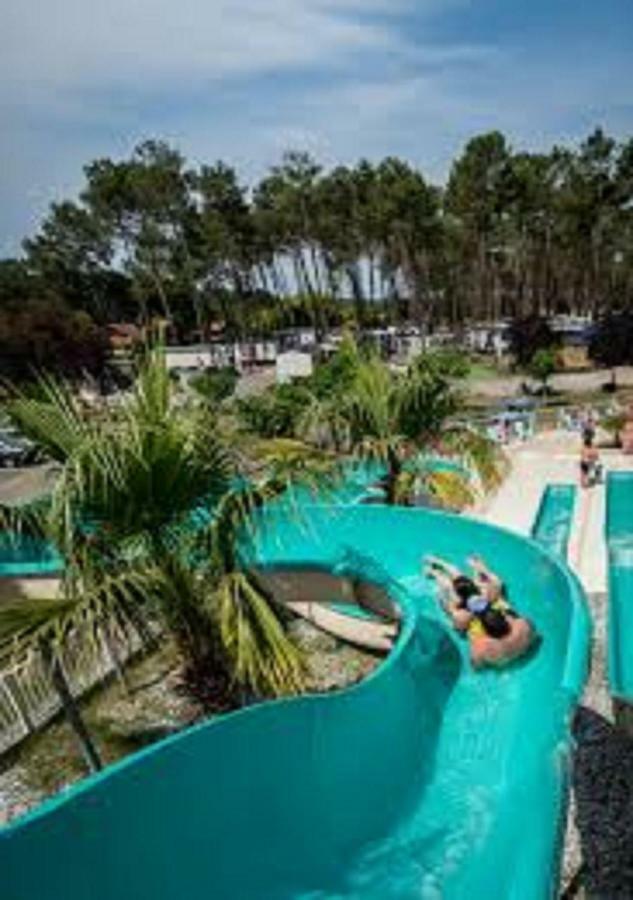Mobilhome Saint Julien En Born Bagian luar foto